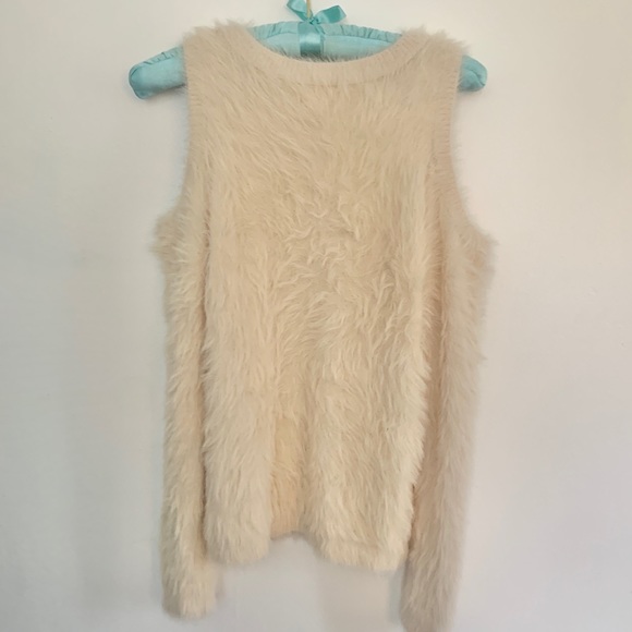 Hollister Cold Shoulder Fur Sweater - Picture 4 of 5